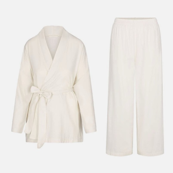 SKIMS Other - SKIMS Drapey Sleep Set Loungewear Ivory size L